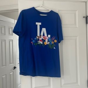 New Era Mens MLB Los
Angeles Dodgers Blooming
Crew Neck T-Shirt Size Large